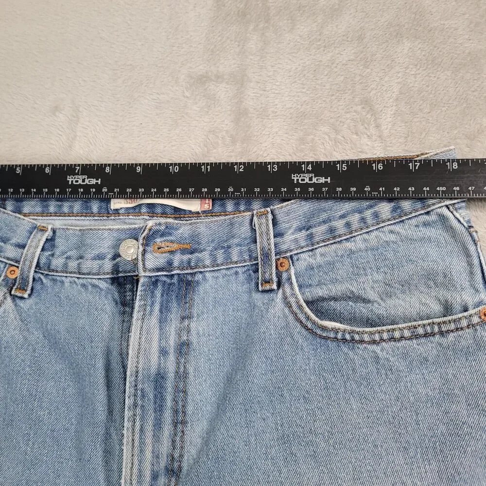 Levi's 550 Jeans Mens 36x34 Blue Light Wash Relaxed Tapered Zip Fly Denim Cotton